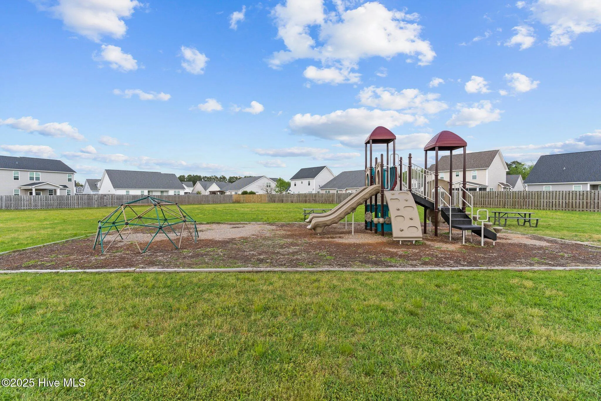 Castle Hayne, North Carolina 28429, United States, 4 Bedrooms Bedrooms, ,3 BathroomsBathrooms,Residential,Pending,105744