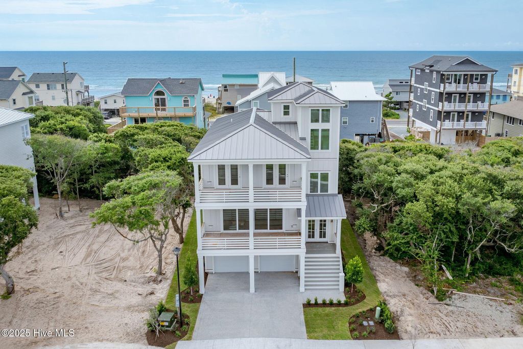 Photo of 80 Peregrine Court, Surf City, NC 28445 (MLS # 100520906)