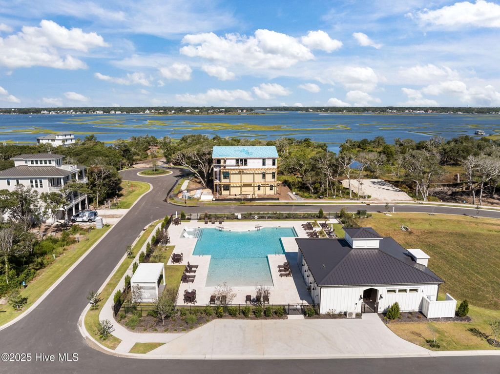 Photo of 140 Auger Shell Ct, Surf City, NC 28445 (MLS # 100532094)