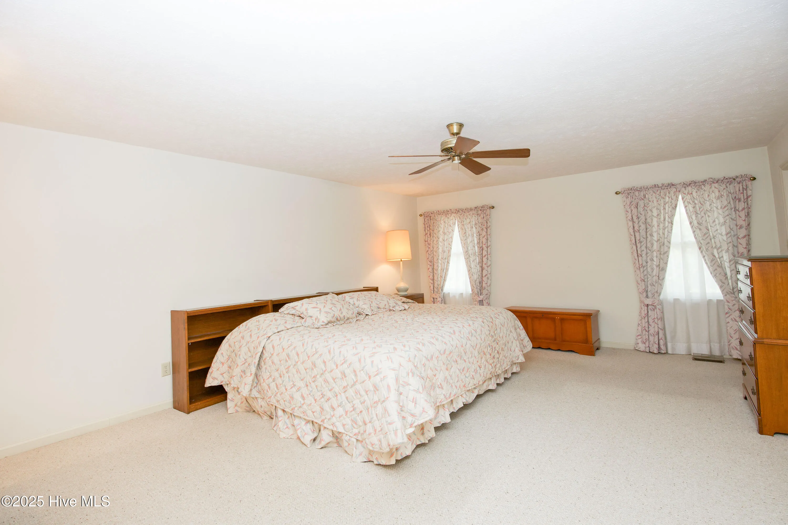 Southern Pines, North Carolina 28387, United States, 3 Bedrooms Bedrooms, ,3 BathroomsBathrooms,Residential,Pending,11552