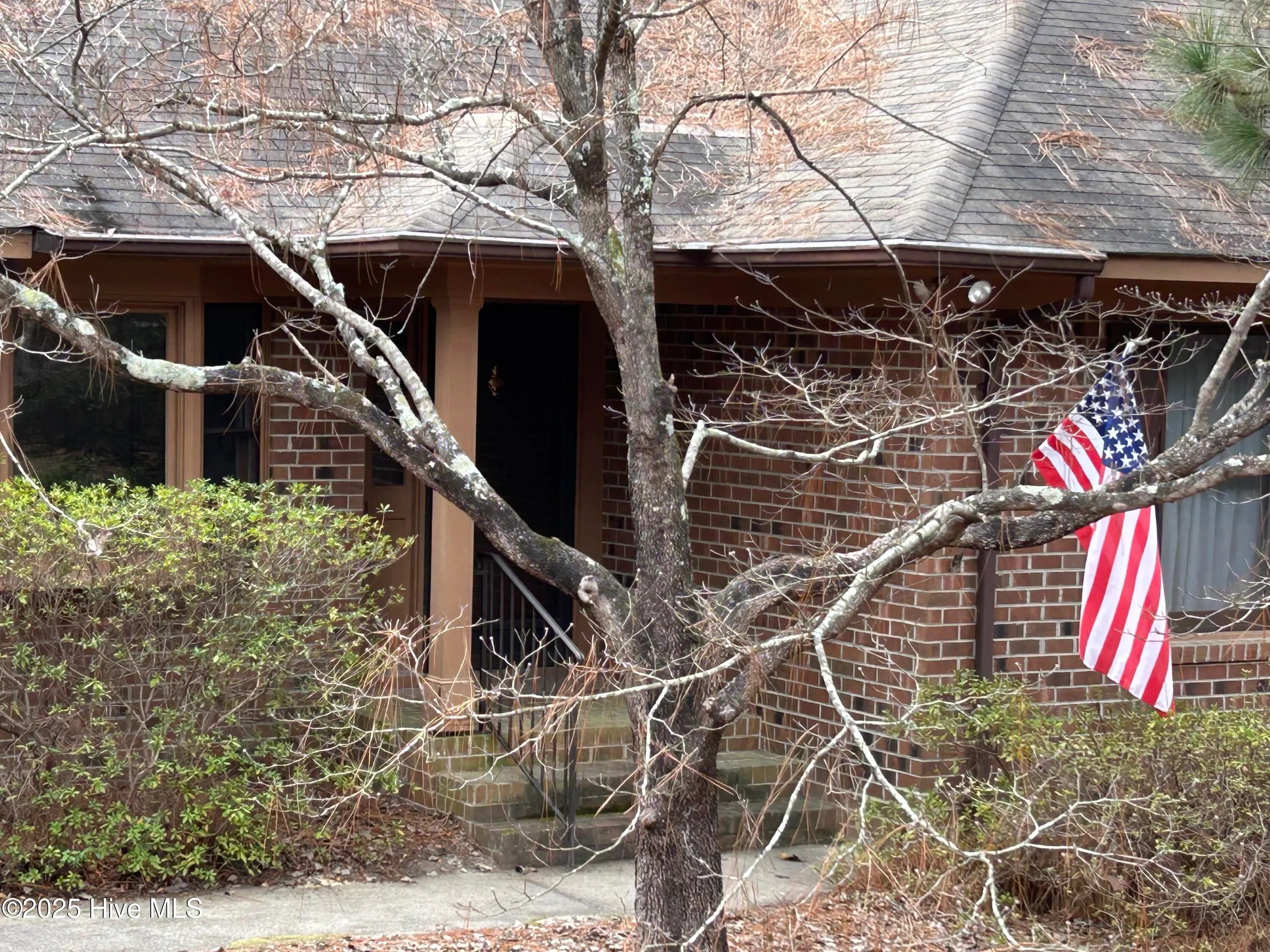 Southern Pines, North Carolina 28387, United States, 3 Bedrooms Bedrooms, ,3 BathroomsBathrooms,Residential,Pending,11552