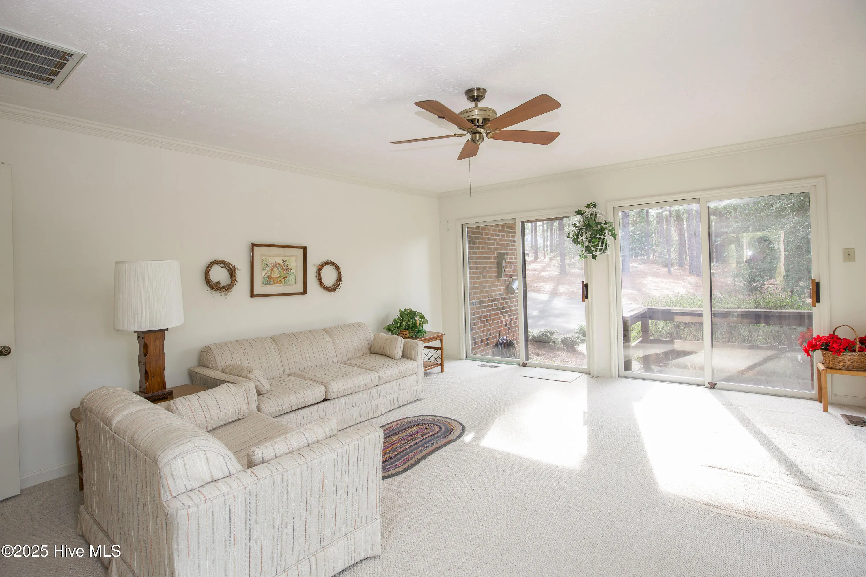 Southern Pines, North Carolina 28387, United States, 3 Bedrooms Bedrooms, ,3 BathroomsBathrooms,Residential,Pending,11552