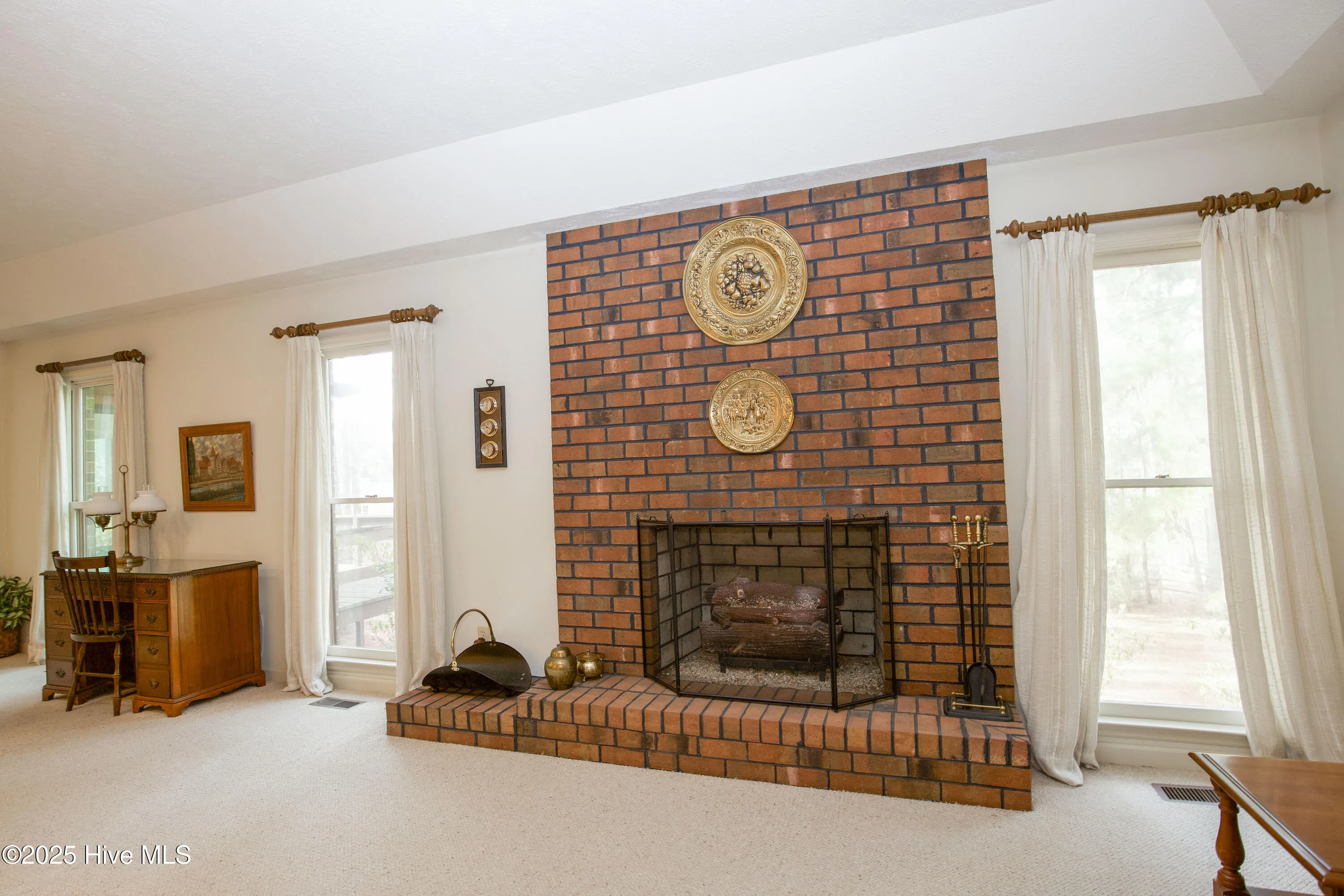 Southern Pines, North Carolina 28387, United States, 3 Bedrooms Bedrooms, ,3 BathroomsBathrooms,Residential,Pending,11552