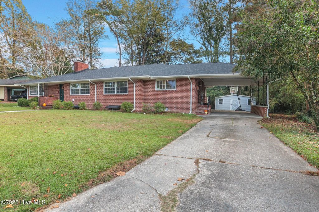 Photo of 102 Jean Circle, Jacksonville, NC 28540 (MLS # 100513204)