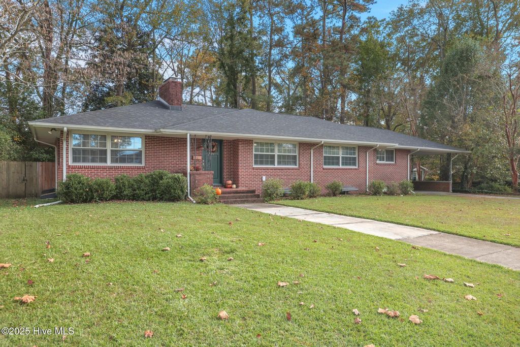 Photo of 102 Jean Circle, Jacksonville, NC 28540 (MLS # 100513204)