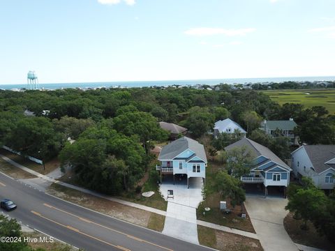 A home in Oak Island