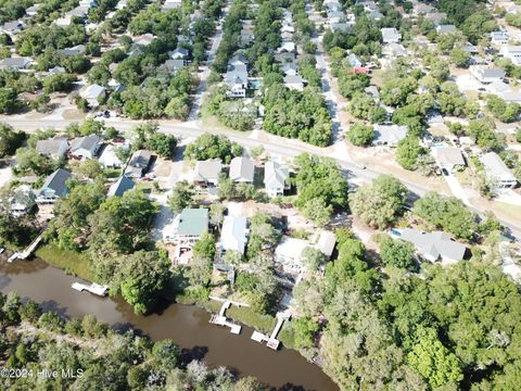 A home in Oak Island