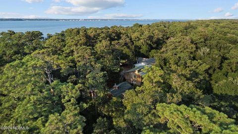 A home in Pine Knoll Shores