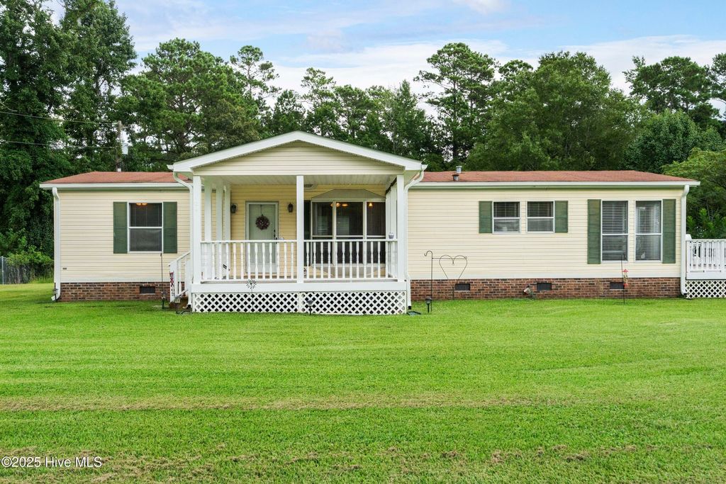 Photo of 124 Hunter Court, Rocky Point, NC 28457 (MLS # 100521229)