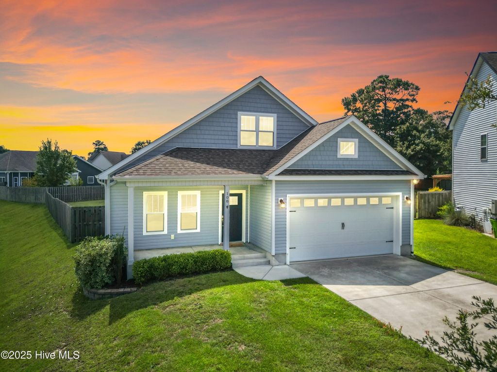 Photo of 108 S Lamplighters Walk, Hampstead, NC 28443 (MLS # 100527219)