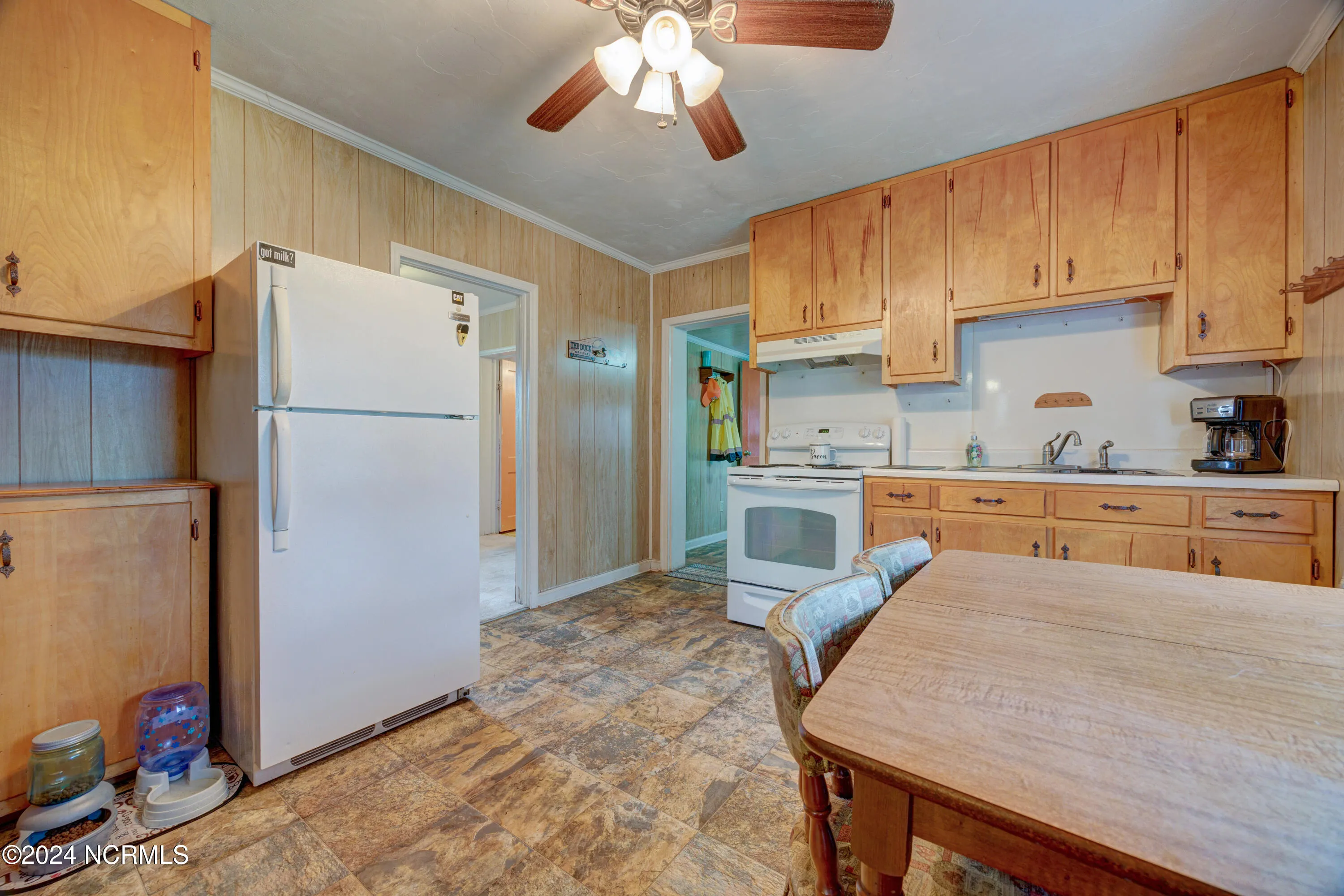 Aurora, North Carolina 27806, United States, 2 Bedrooms Bedrooms, ,1 BathroomBathrooms,Residential,Pending,36755