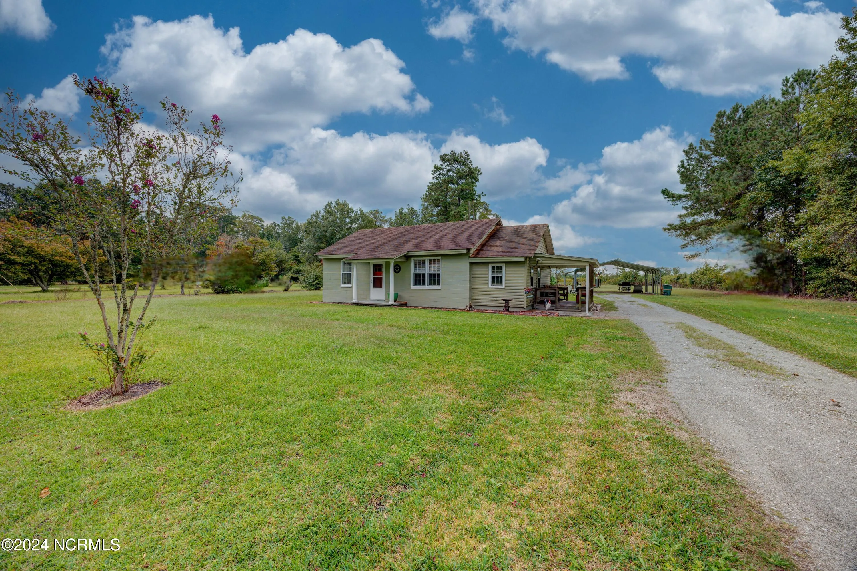 Aurora, North Carolina 27806, United States, 2 Bedrooms Bedrooms, ,1 BathroomBathrooms,Residential,Pending,36755
