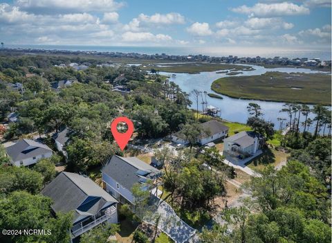 A home in Oak Island