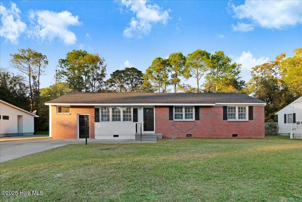 Photo of 407 Dove Place, Goldsboro, NC 27534 (MLS # 100538473)