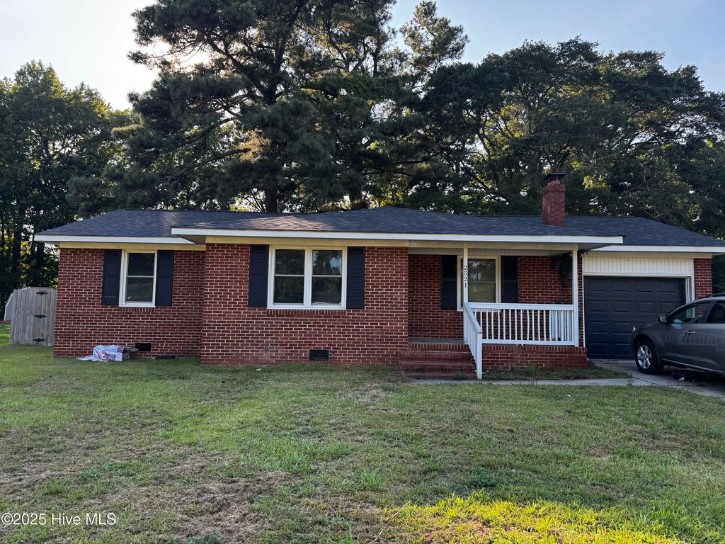 Photo of 2521 Country Club Road, Jacksonville, NC 28546 (MLS # 100522471)