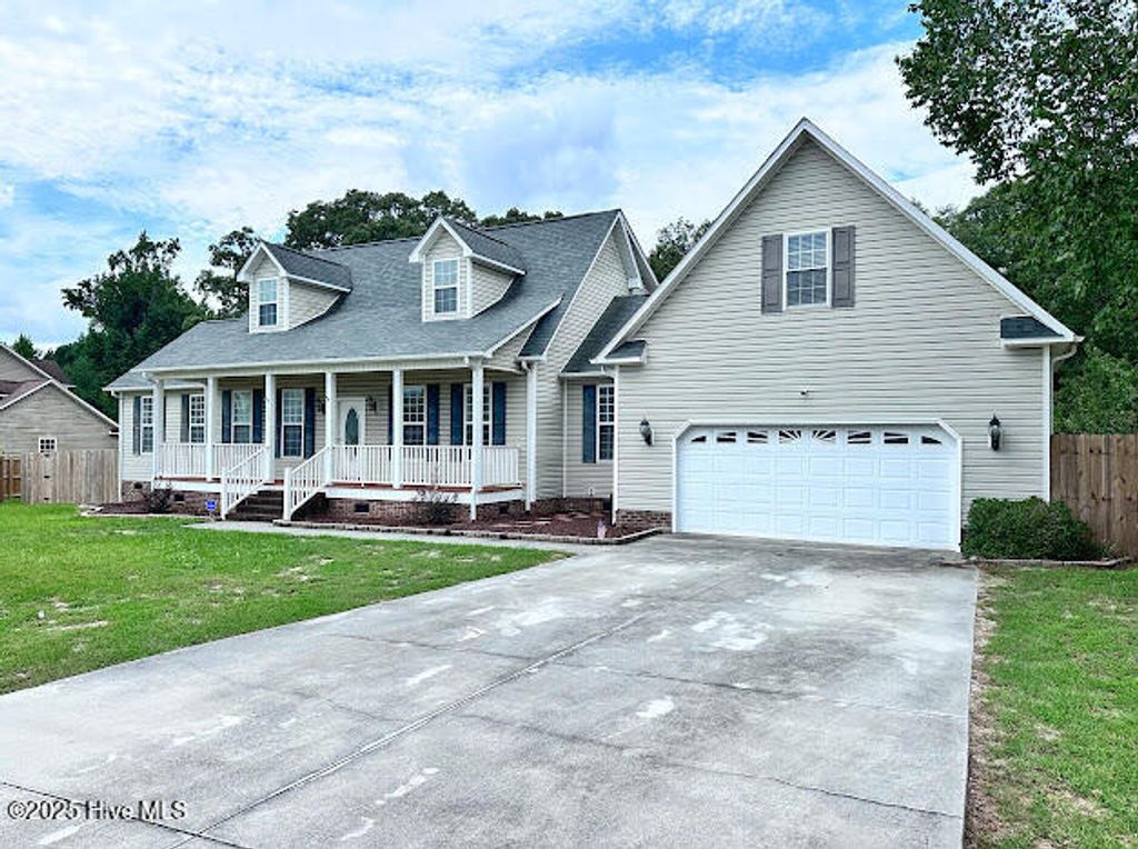 Photo of 100 Daniel Court, Richlands, NC 28574 (MLS # 100525692)