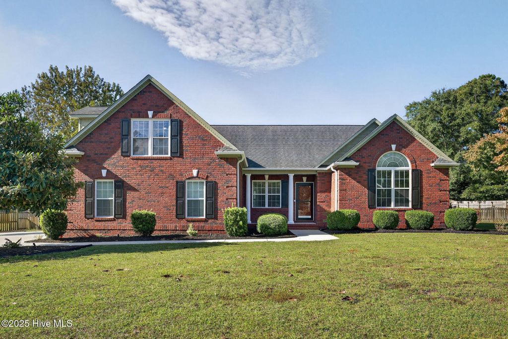 Photo of 123 Scrub Oaks Drive, Hampstead, NC 28443 (MLS # 100535403)