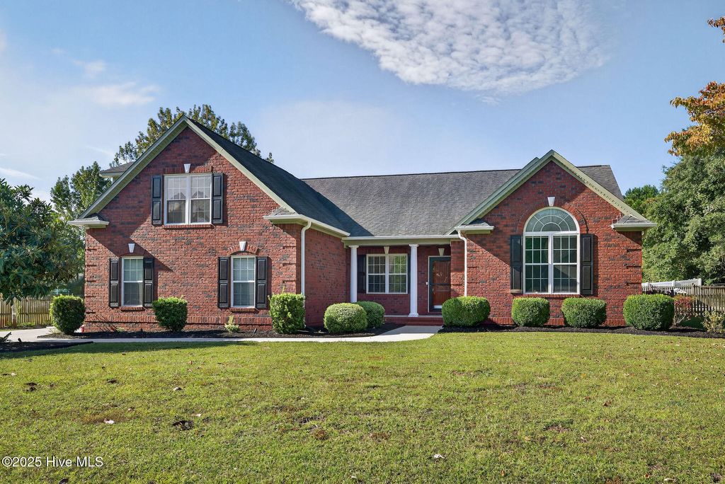 Photo of 123 Scrub Oaks Drive, Hampstead, NC 28443 (MLS # 100535403)