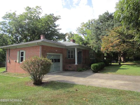 A home in Elizabeth City