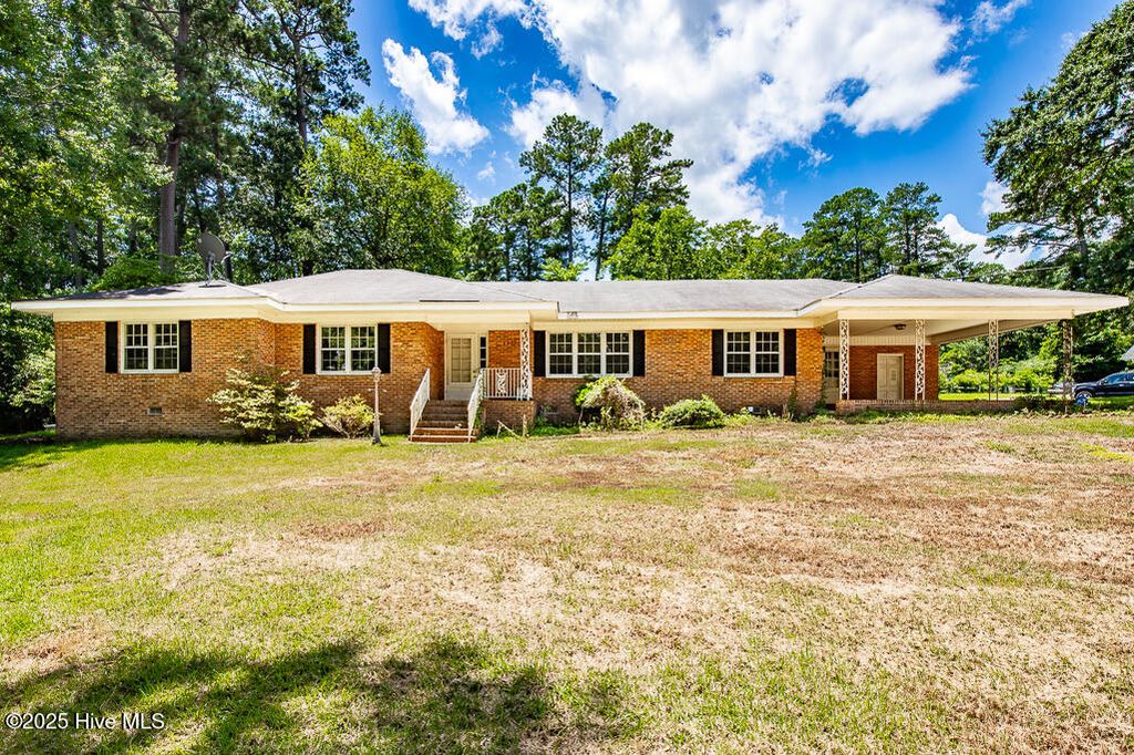 Photo of 2301 Stallings Drive, Kinston, NC 28504 (MLS # 100518545)