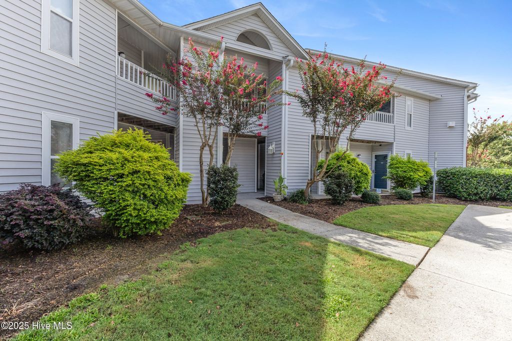 Photo of 4117 Breezewood Drive #204, Wilmington, NC 28412 (MLS # 100527113)