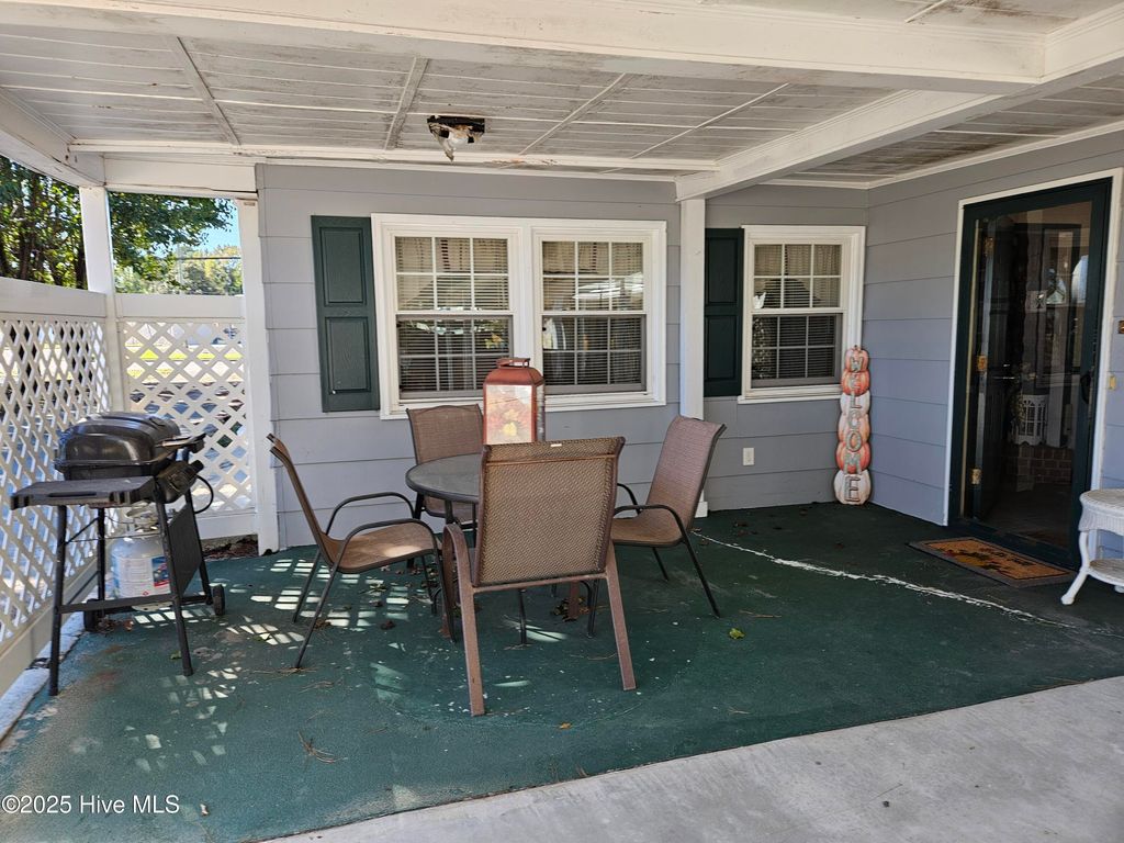 Photo of 502 Raleigh Road, Clinton, NC 28328 (MLS # 100536612)