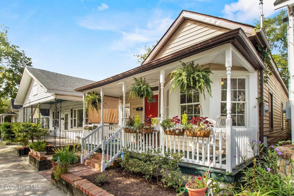 Photo of 918 S 7th Street, Wilmington, NC 28401 (MLS # 100528550)