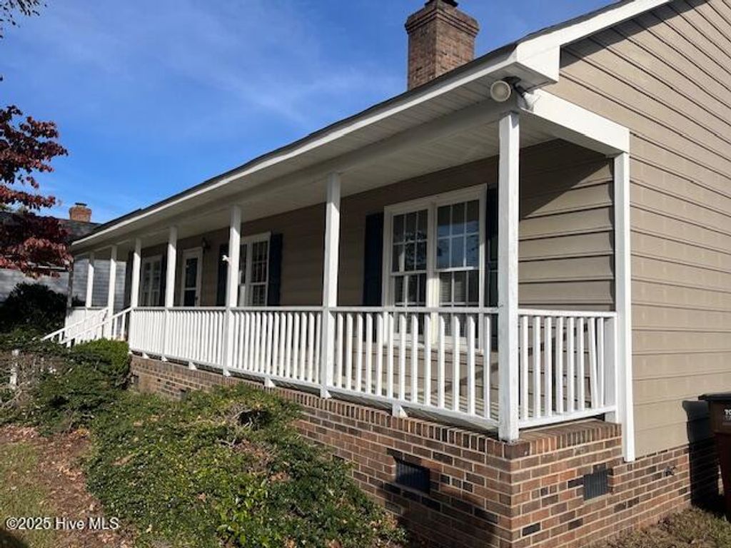 Photo of 408 Windermere Circle, Tarboro, NC 27886 (MLS # 100538417)