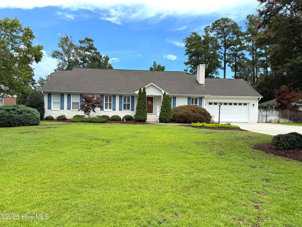 Photo of 117 Hodges Street, Morehead City, NC 28557 (MLS # 100522573)