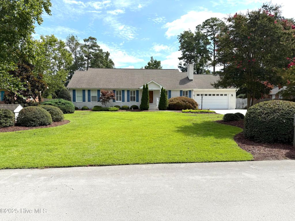 Photo of 117 Hodges Street, Morehead City, NC 28557 (MLS # 100522573)