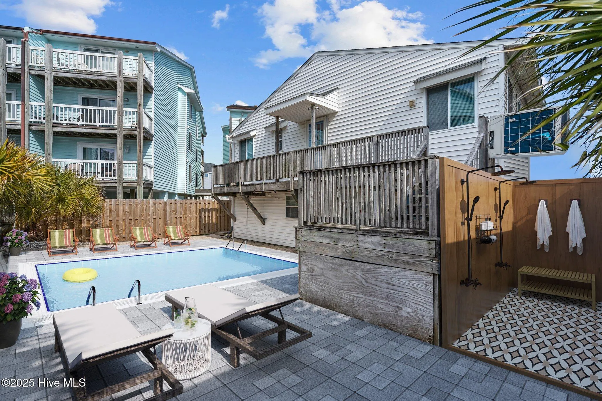 Carolina Beach, North Carolina 28428, United States, 5 Bedrooms Bedrooms, ,4 BathroomsBathrooms,Residential,Active,81978