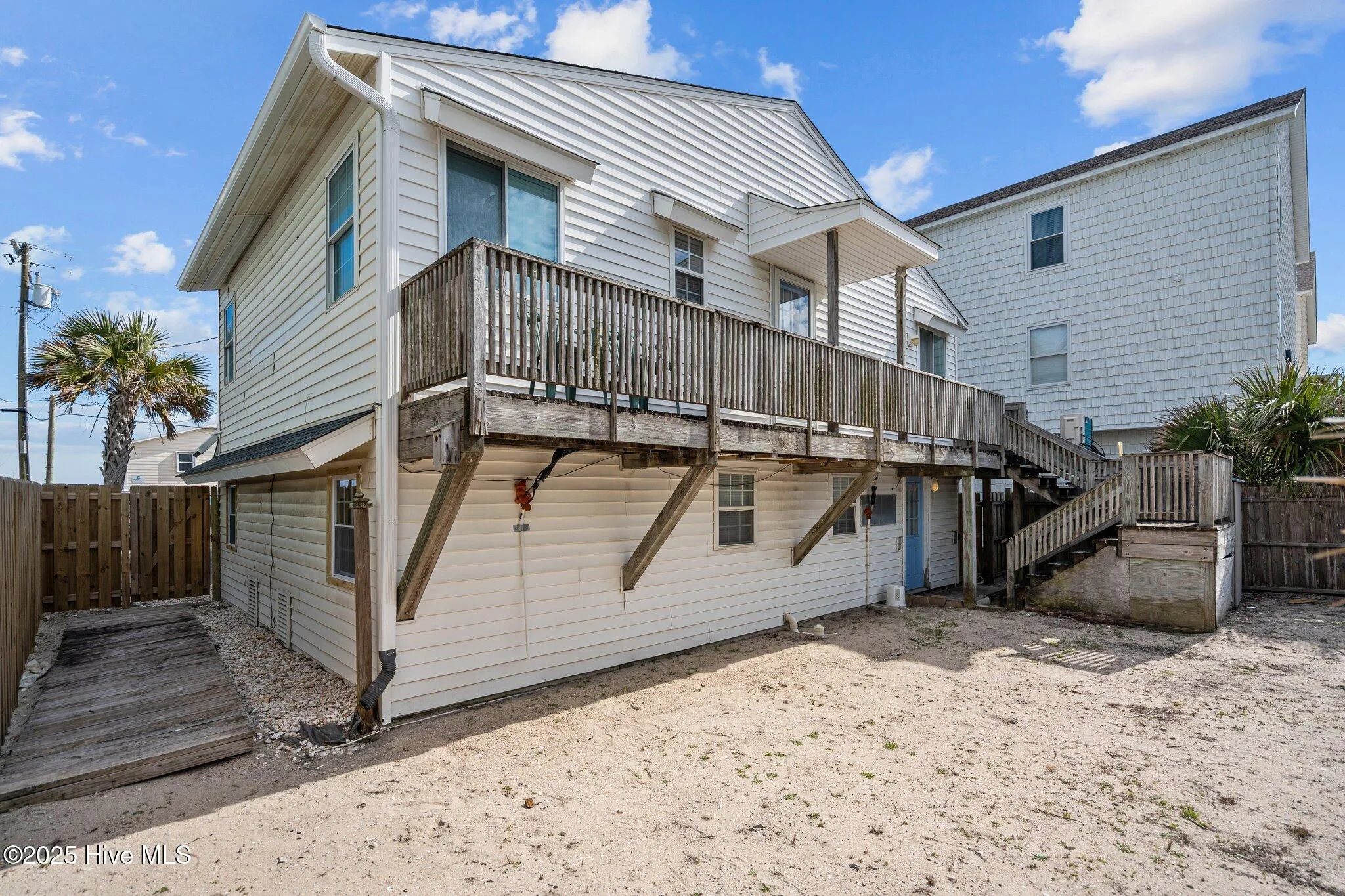 Carolina Beach, North Carolina 28428, United States, 5 Bedrooms Bedrooms, ,4 BathroomsBathrooms,Residential,Active,81978