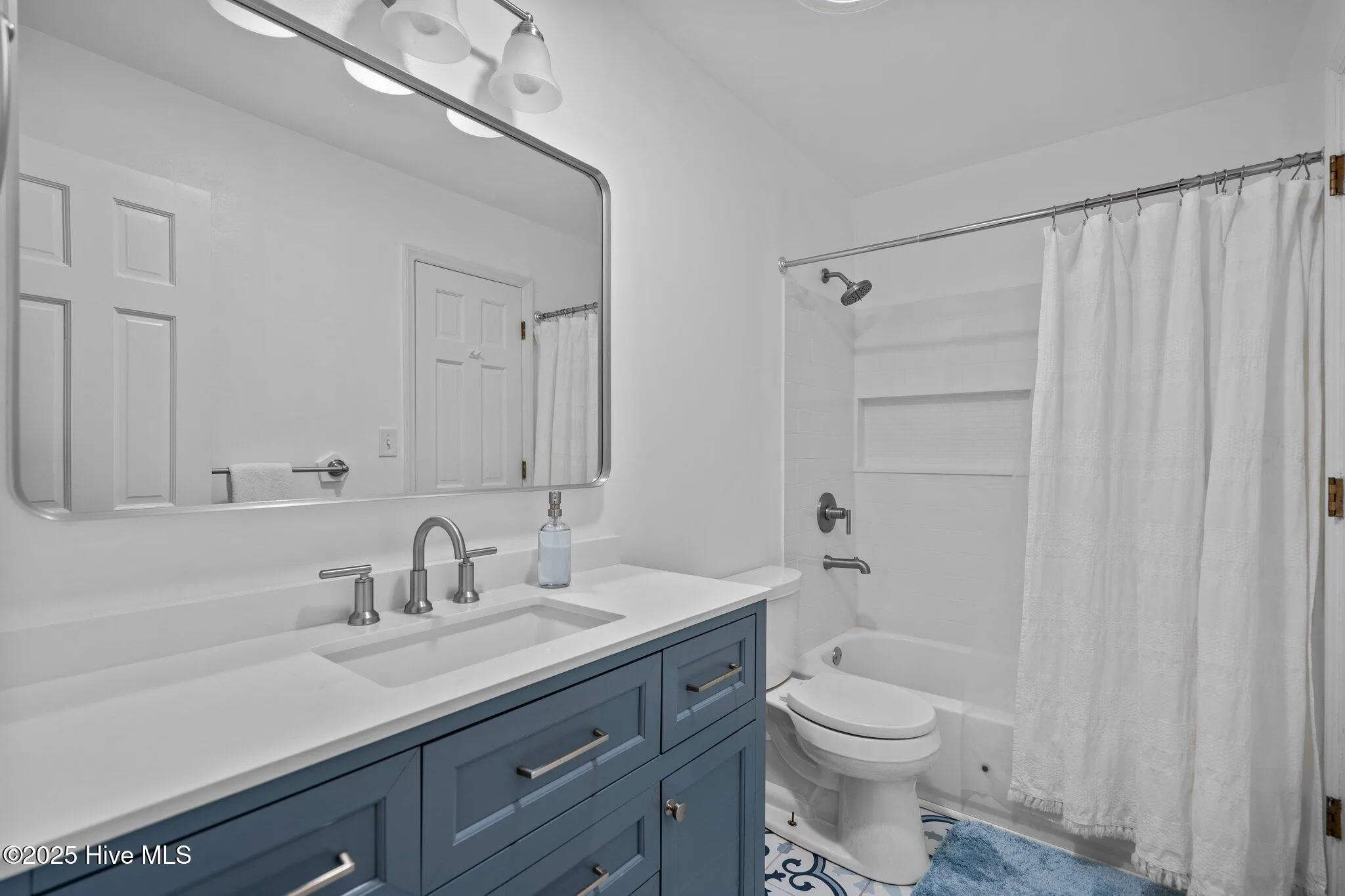 Carolina Beach, North Carolina 28428, United States, 5 Bedrooms Bedrooms, ,4 BathroomsBathrooms,Residential,Active,81978