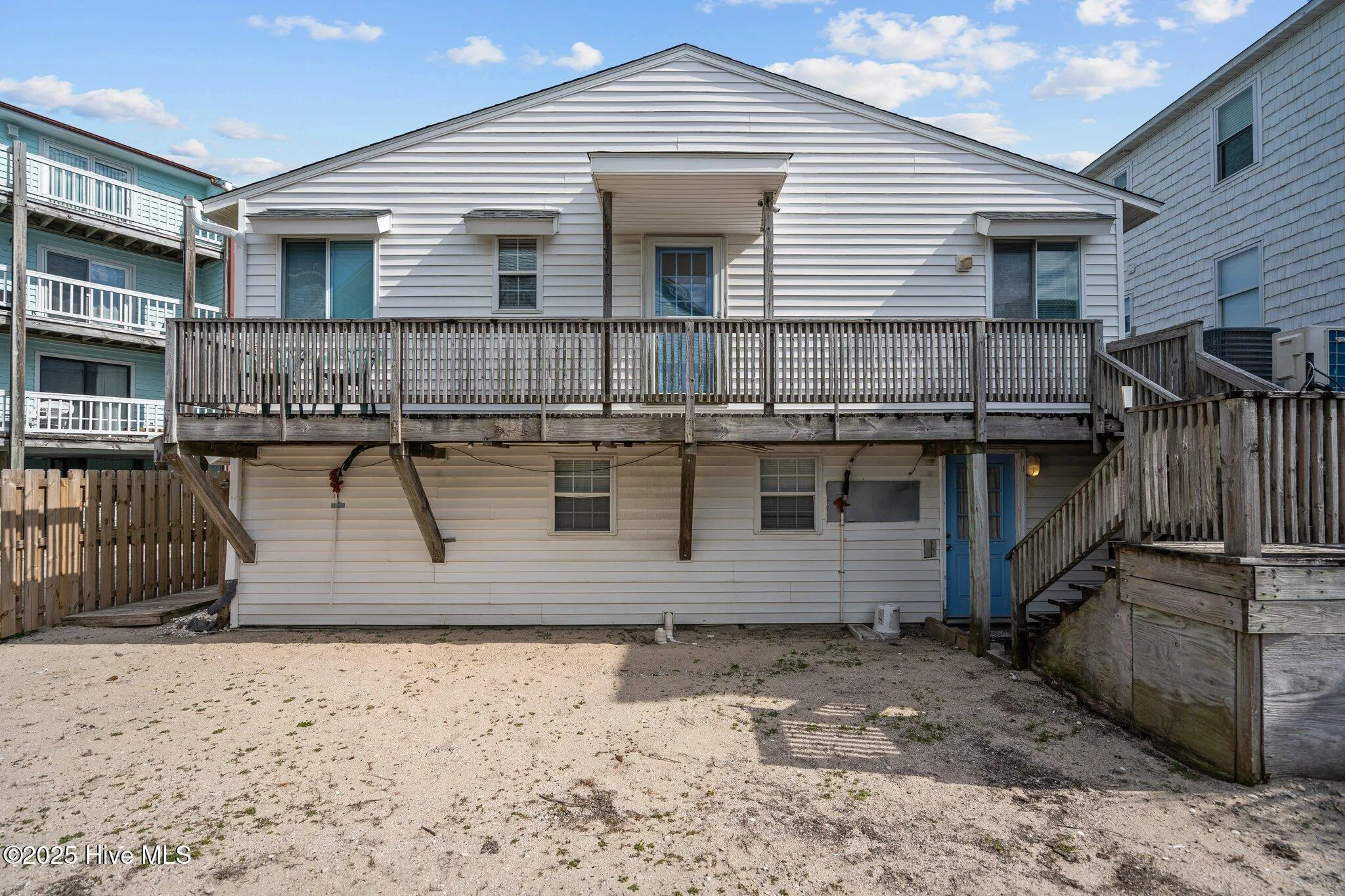 Carolina Beach, North Carolina 28428, United States, 5 Bedrooms Bedrooms, ,4 BathroomsBathrooms,Residential,Active,81978