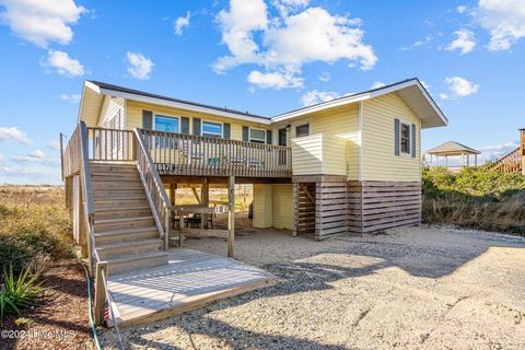 A home in Oak Island