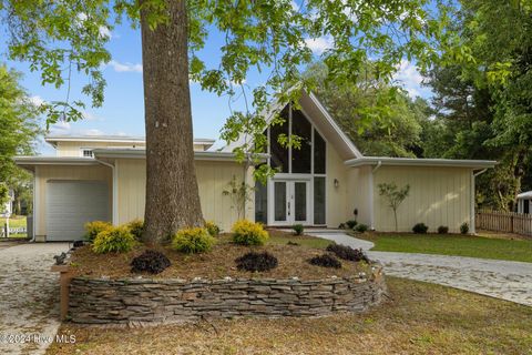 A home in Pine Knoll Shores