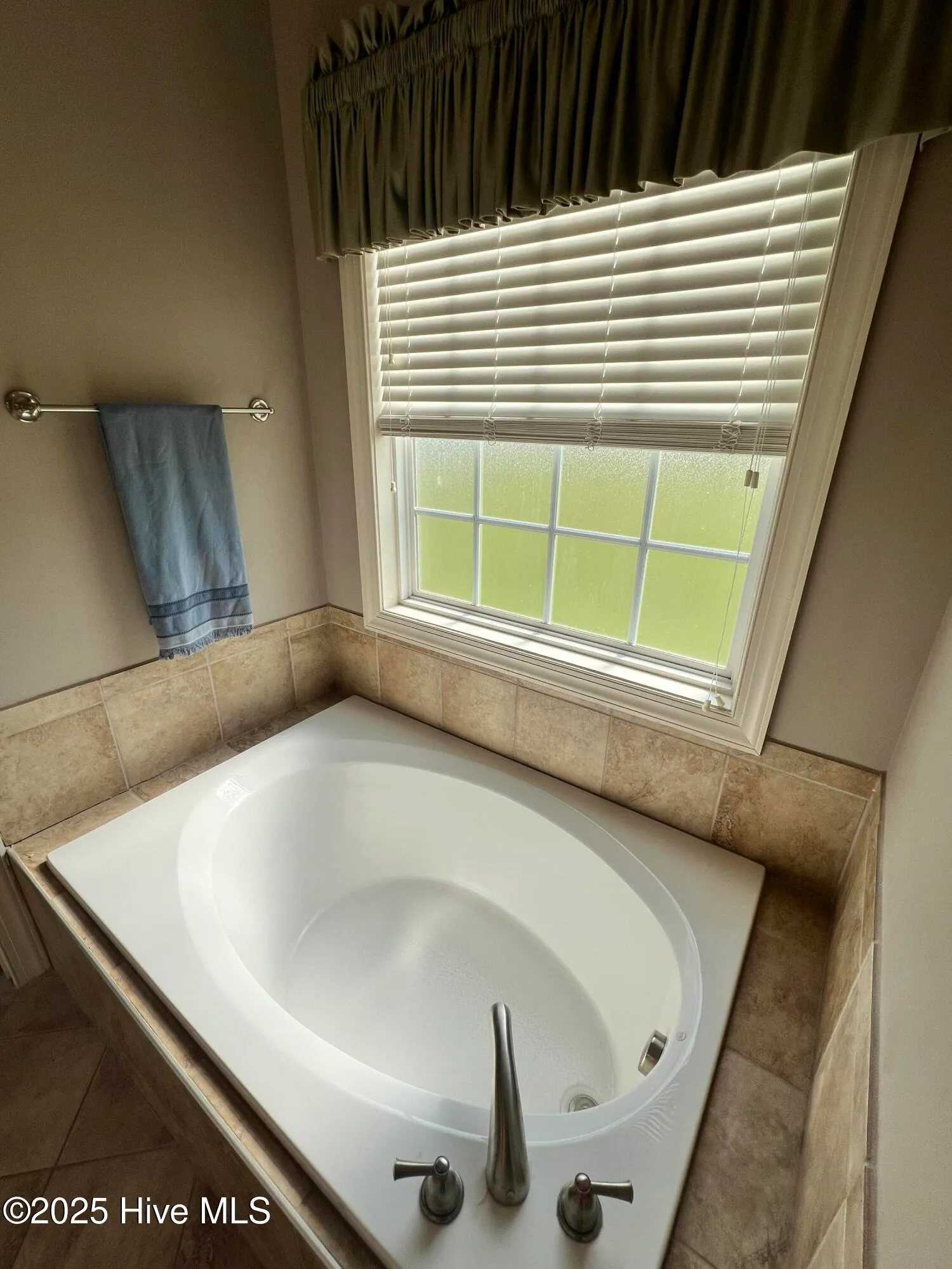 Pikeville, North Carolina 27863, United States, 3 Bedrooms Bedrooms, ,2 BathroomsBathrooms,Residential,Pending,137274