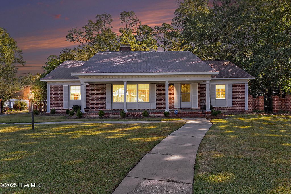 Photo of 211 Pireway Road, Tabor City, NC 28463 (MLS # 100537209)