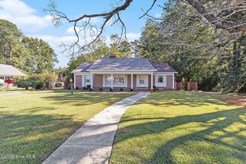 Photo of 211 Pireway Road, Tabor City, NC 28463 (MLS # 100537209)