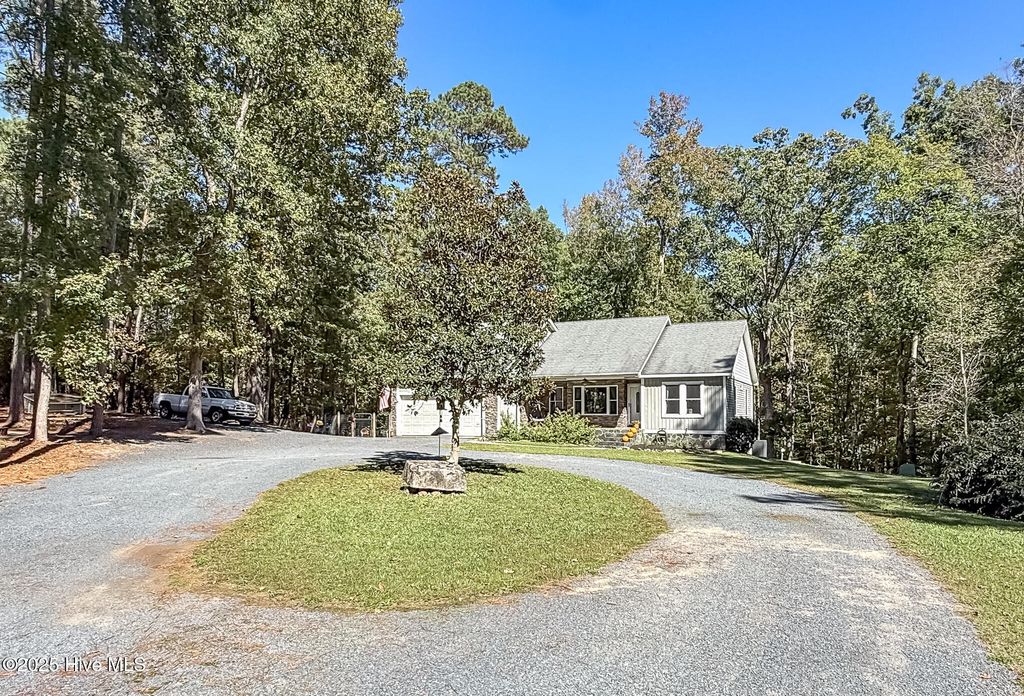 Photo of 103 Palomino Road, Carthage, NC 28327 (MLS # 100537231)