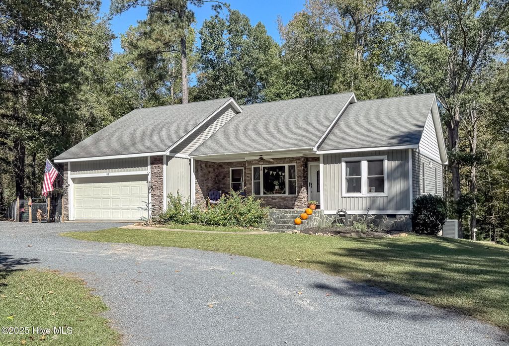 Photo of 103 Palomino Road, Carthage, NC 28327 (MLS # 100537231)