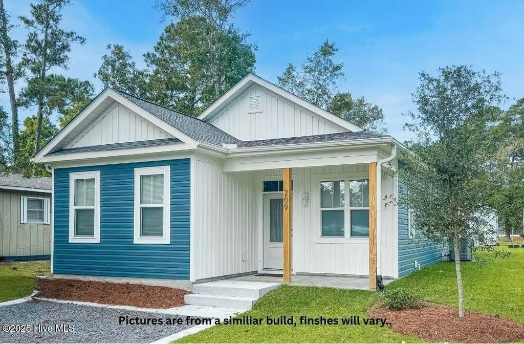 Photo of 4504 Sea Pines Drive SE, Southport, NC 28461 (MLS # 100533755)