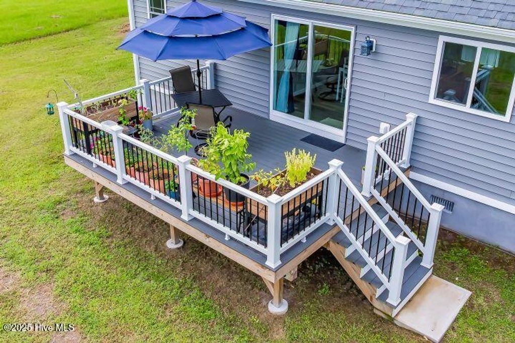 Photo of 6023 Dolphin Road, Oriental, NC 28571 (MLS # 100517464)