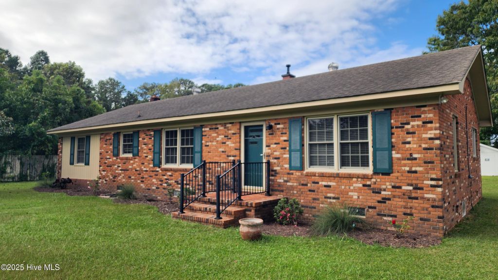 Photo of 2547 Highway 70, Beaufort, NC 28516 (MLS # 100535757)