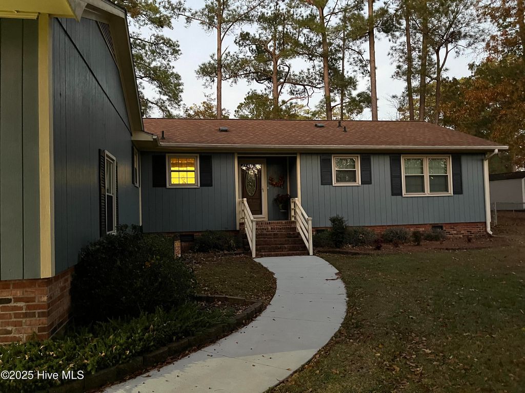 Photo of 107 Harbour Way, Washington, NC 27889 (MLS # 100541597)