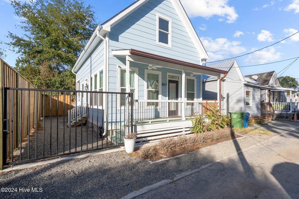 Photo of 807 Russell Alley, Wilmington, NC 28401 (MLS # 100513232)