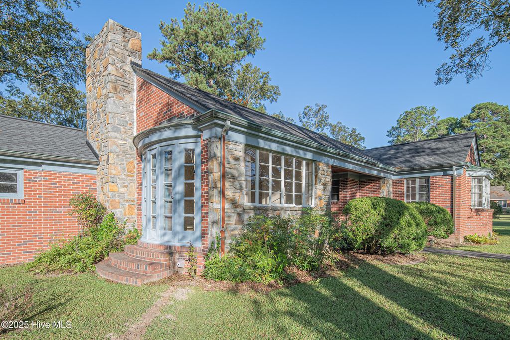 Photo of 201 S Roberson Street, Robersonville, NC 27871 (MLS # 100538018)