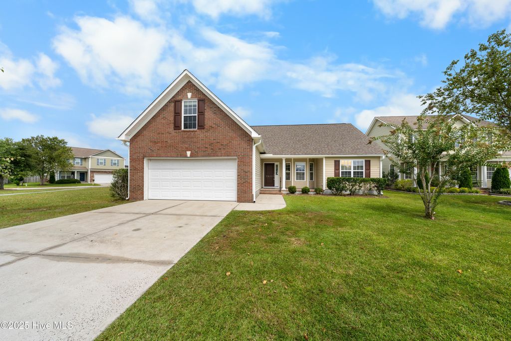 Photo of 5015 Trumpet Vine Way, Wilmington, NC 28412 (MLS # 100530341)