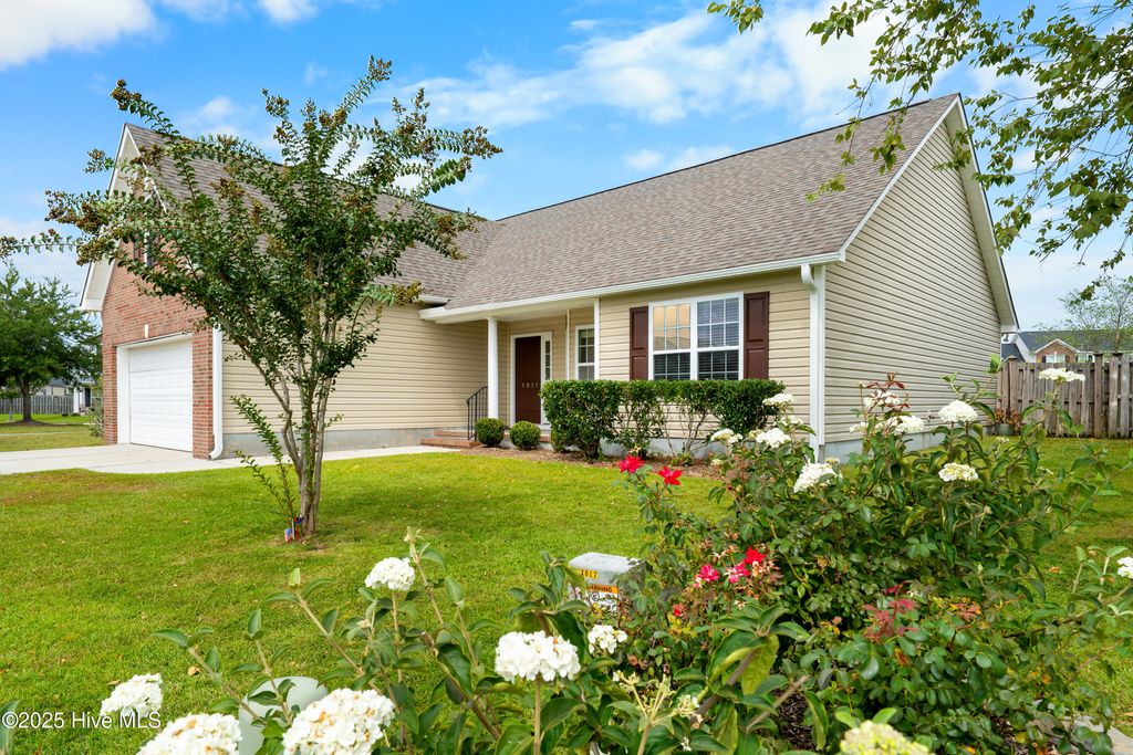 Photo of 5015 Trumpet Vine Way, Wilmington, NC 28412 (MLS # 100530341)