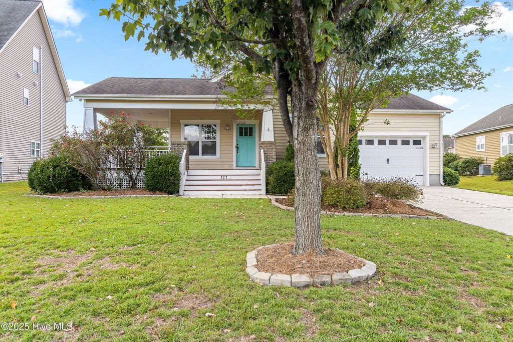 Photo of 307 Pebble Shore Drive, Sneads Ferry, NC 28460 (MLS # 100535677)